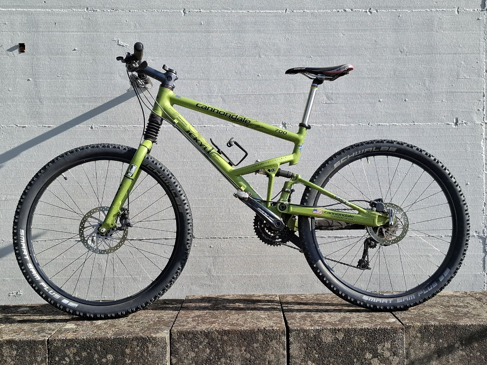 Cannondale Velos: Cannondale Jekyll Fully MTB – Gebraucht aus Horw von Supervannie
