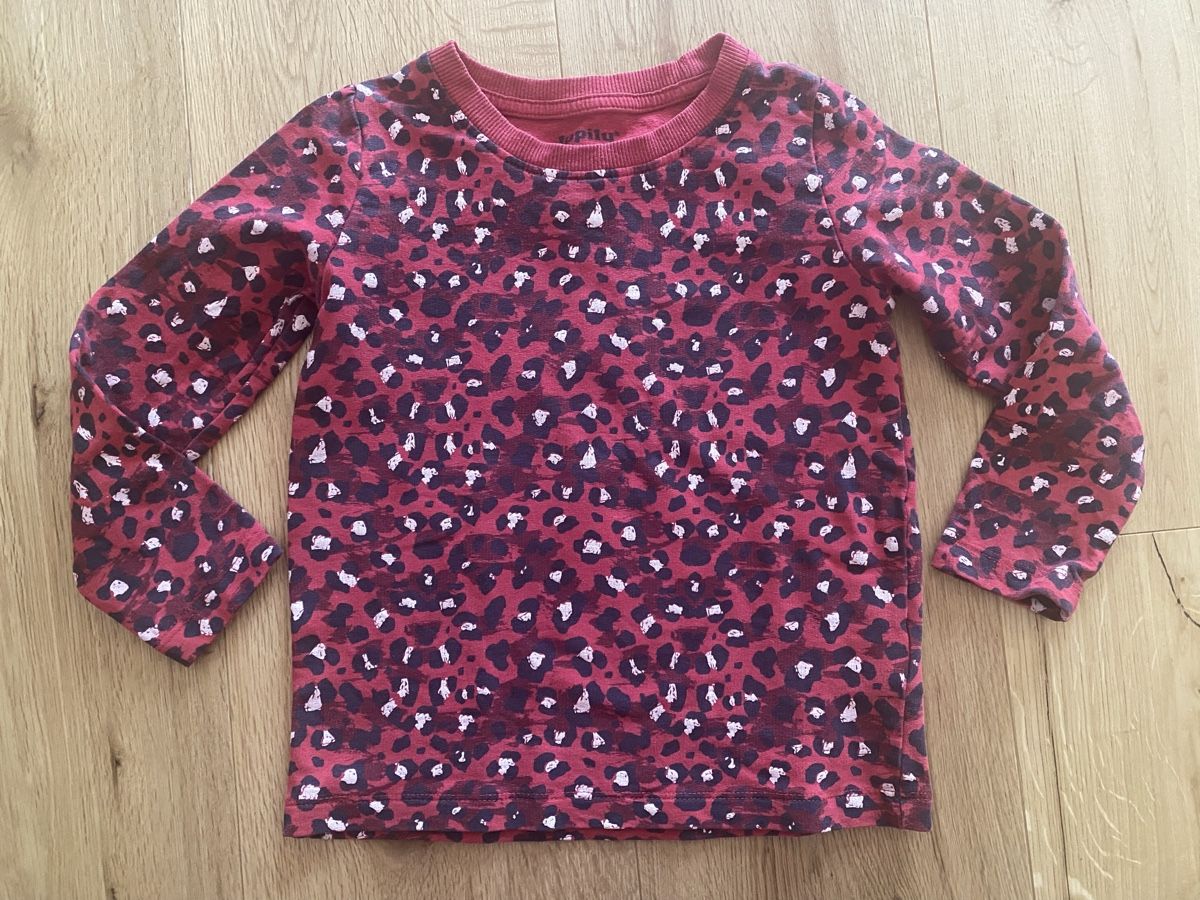 Pullover & Sweatshirts: Pullover Grösse 98/104 – Gebraucht aus Neerach von Sixtine