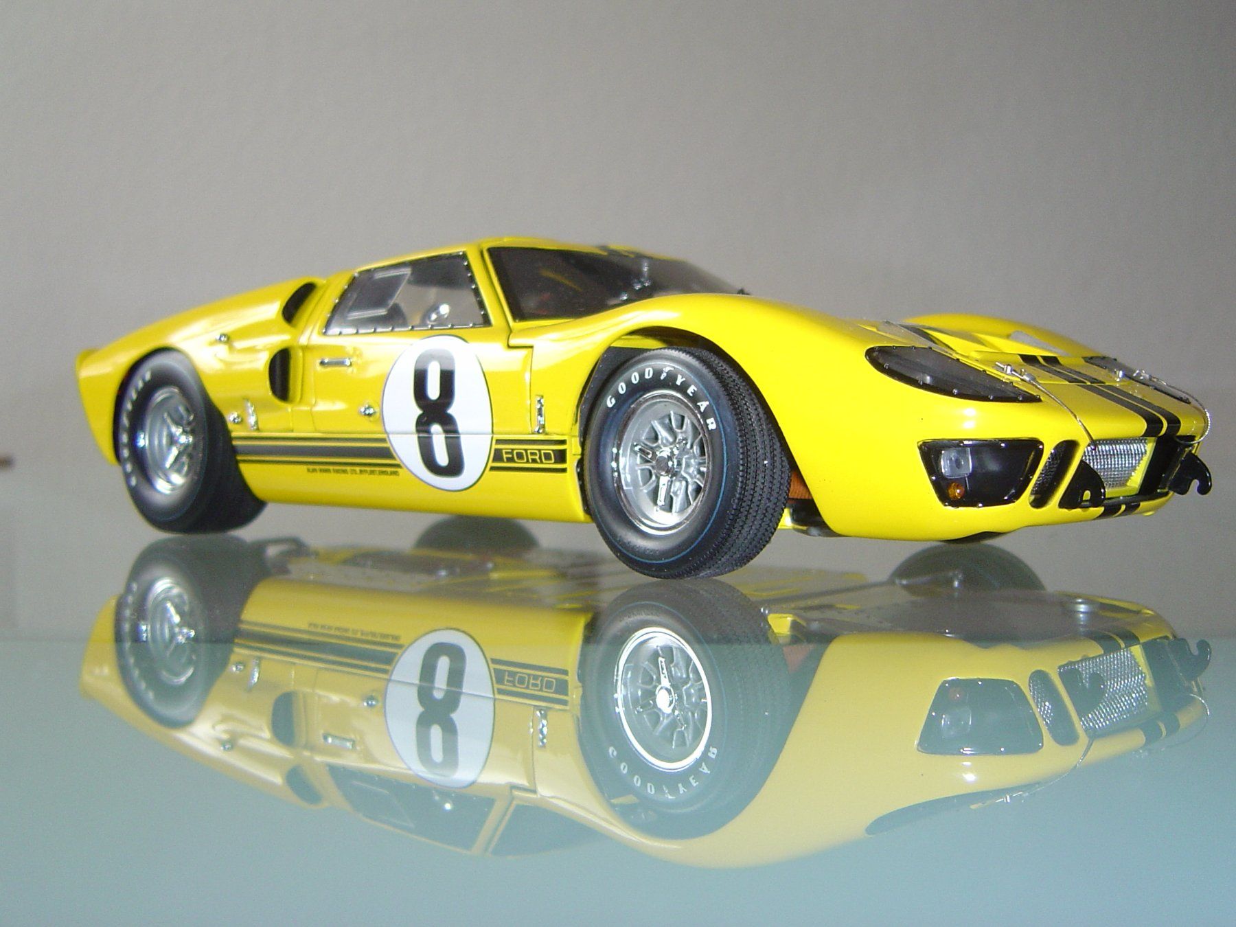 Exoto Ford GT40 Mk II #8 Le Mans 1966 (1/18) (Gebraucht) in Zürich