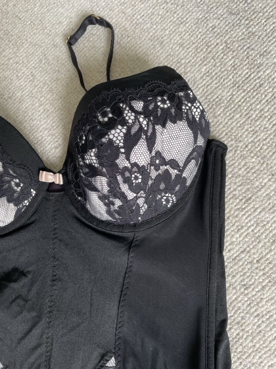 Beldona Altra biancheria intima: BELDONA 75 C Korsett Bustier mit Strumpfhalter – Usato da Zürich venduto da Pamuk04 1