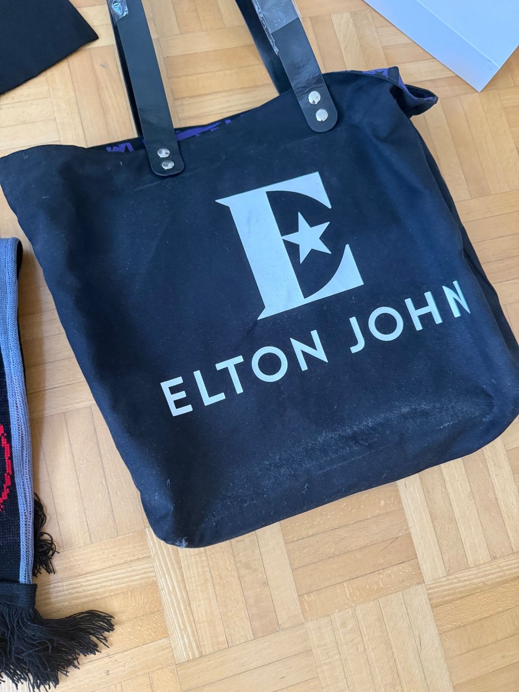 Borse: Elton John VIP gift set neu – Nuovo (secondo la descrizione) da Affoltern am Albis venduto da Partyfruit 2