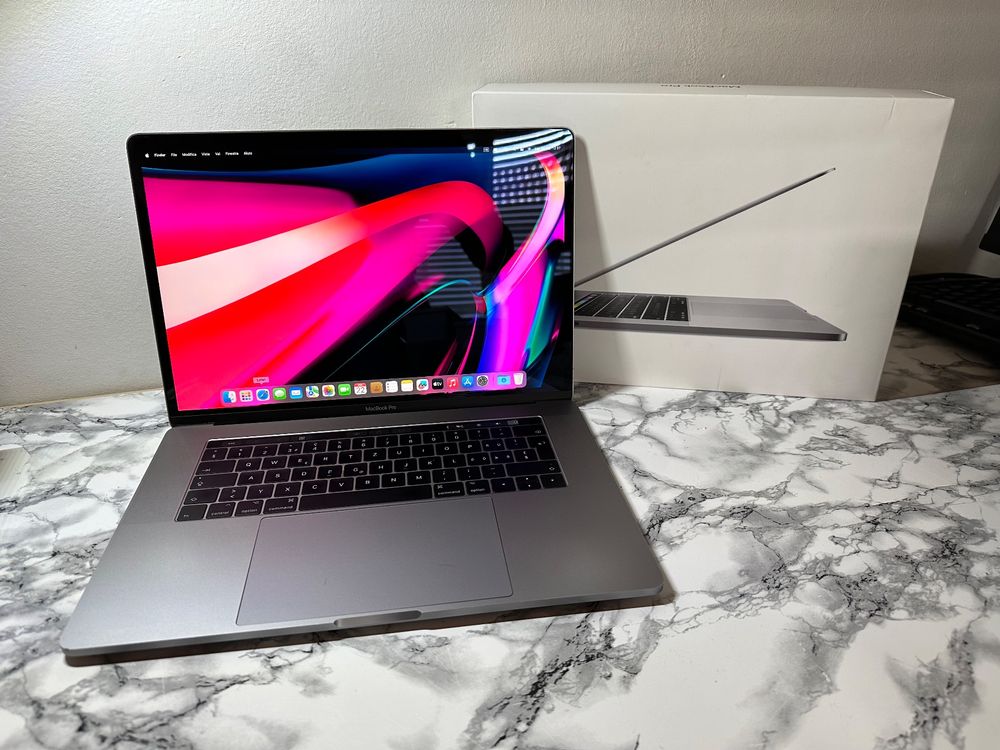 Apple MacBook Pro 15 Zoll / i7 / 16 GB RAM / Radeon Pro 4 GB | Kaufen ...