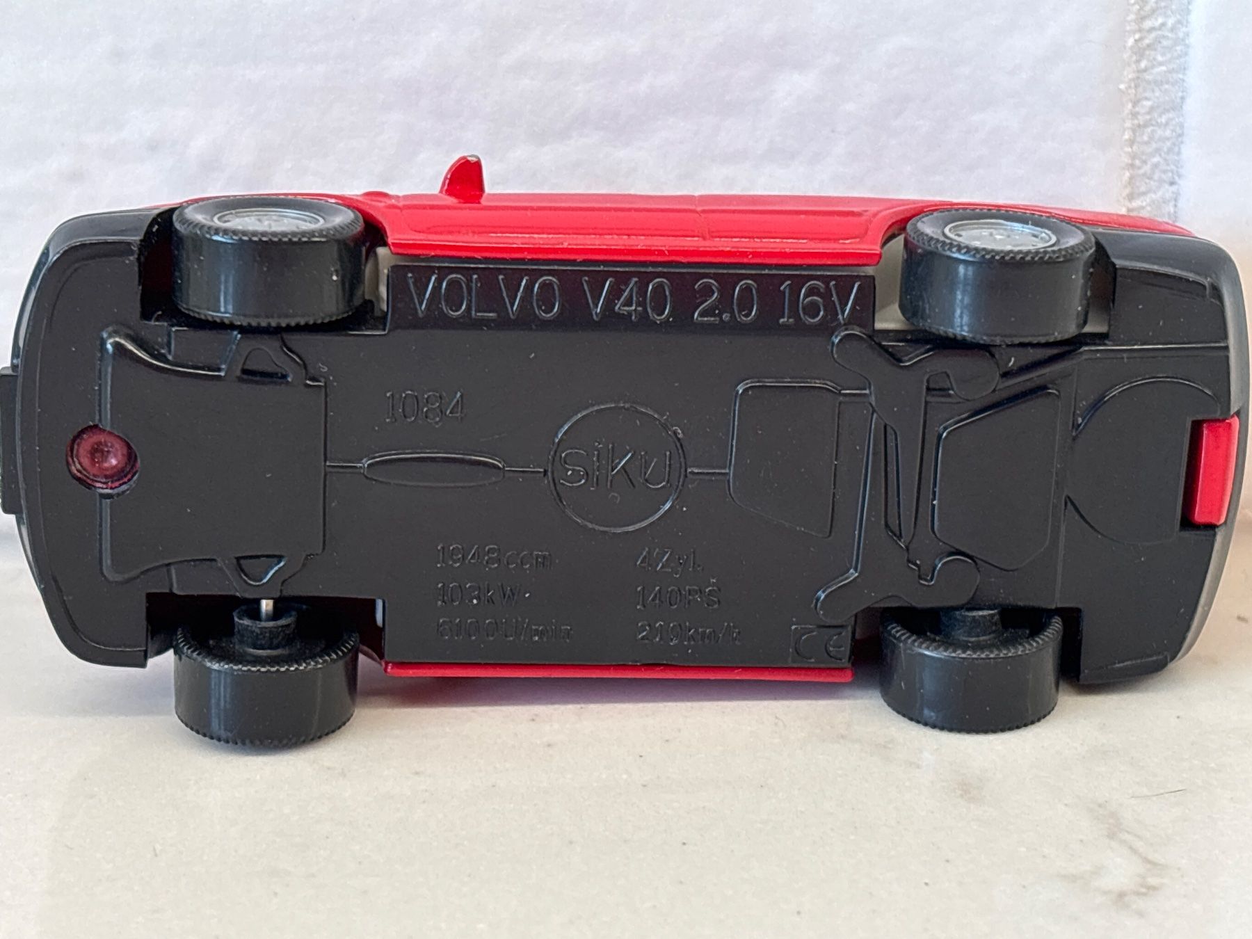 Siku Modellini d'auto: Siku Volvo V40 1:55 – Usato da Gollion venduto da Hampton 2