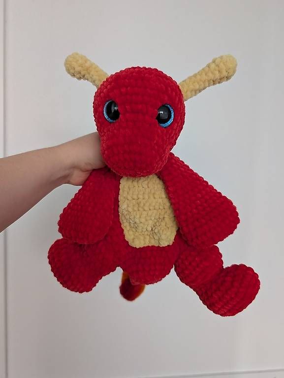 Giocattoli: Amigurumi roter Drache 32cm – Nuovo (secondo la descrizione) da Beromünster venduto da Shelly9296