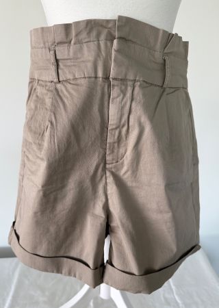 Damen Shorts beige Grösse S sehr guter Zustand