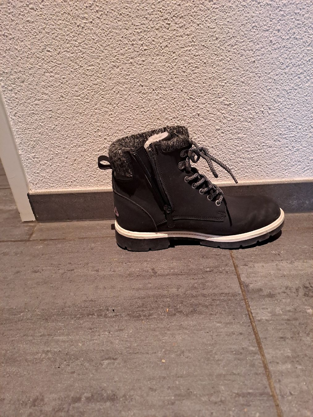 Fila Damenschuhe: Fila Winterschuhe gr. 39 – Gebraucht aus Rothenburg von 123odermatt 1