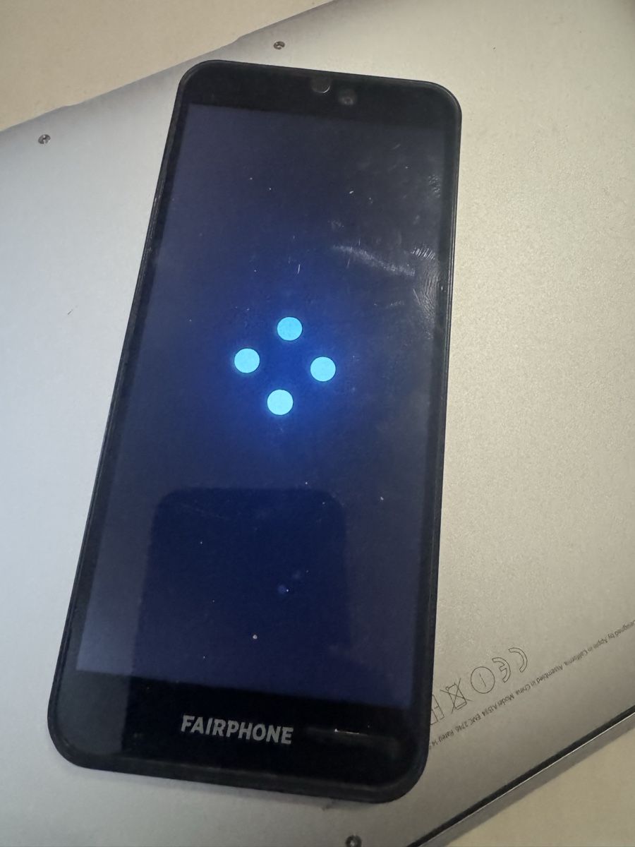 Fairphone Handys / Smartphones: Fairphone 3 5G Gris pour pièces – Defekt aus Biel/Bienne von Baol1 3