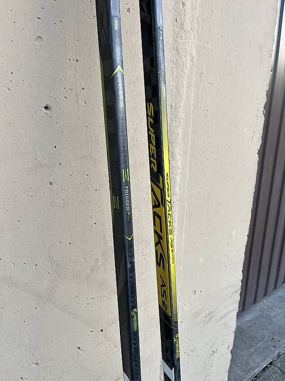 Stöcke & Schaufeln: CCM Eishockey Stöcke – Gebraucht aus Bösingen von burnwood 1
