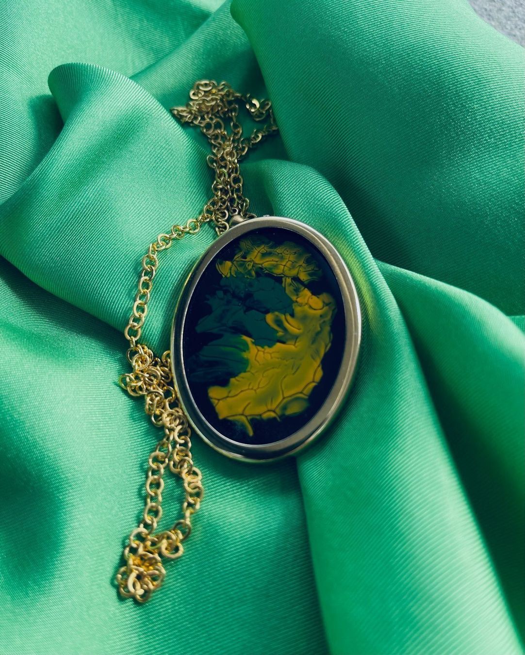 Catenine: Wunderschöne Kette mit Medaillon – Usato da Winkel venduto da KaschmirArt 6