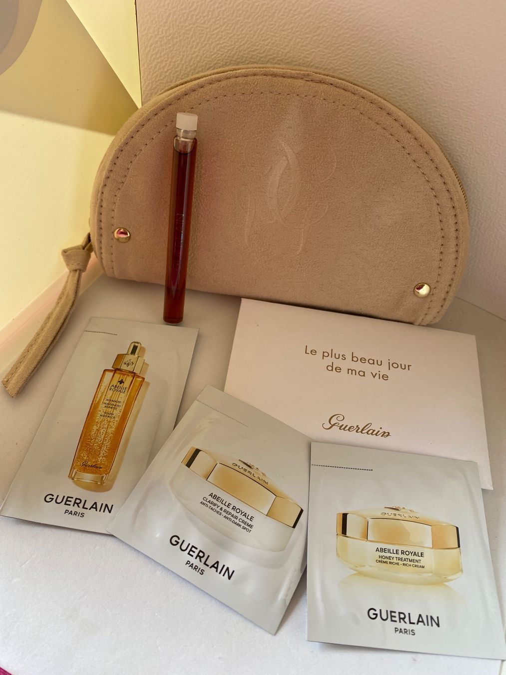 Guerlain Custodie per cosmetici: Set Guerlain avec trousse – Nuovo (secondo la descrizione) da Bouveret venduto da wes_7zll