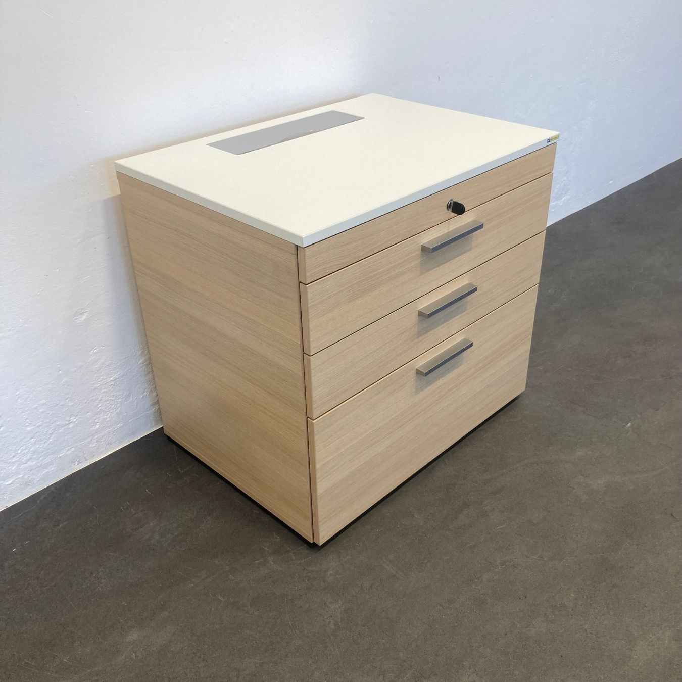 Cassettiere: Echo Classic Sideboard mit Schlüssel – Usato da Schönenwerd venduto da mcofficeshop 2