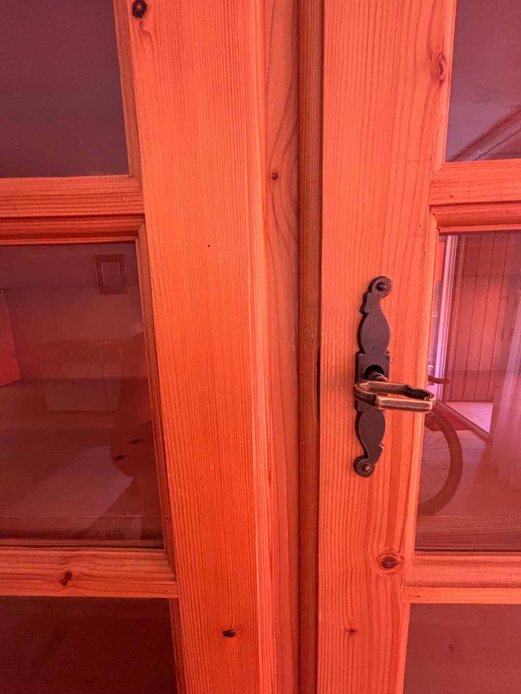 Vetrine: Massiver Vitrinenschrank – Usato da Köniz venduto da sab_mvm8 4
