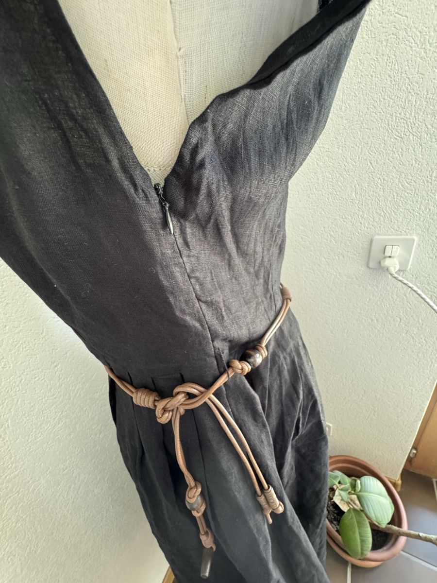 Vestiti: Schwarzes Maxikleid aus 100 % Leinen, neu – Nuovo e nell'imballaggio originale da Veyras venduto da ValClasse 3