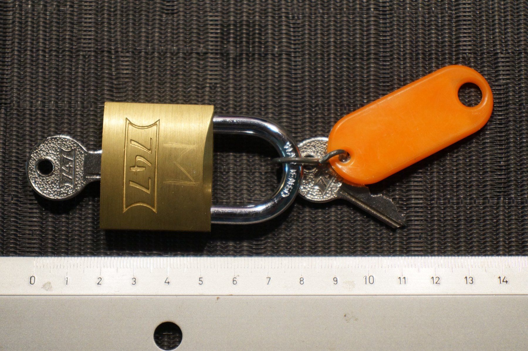 Cadenas: Vorhängeschloss 747 – D'occasion à Zürich par Beach59 3