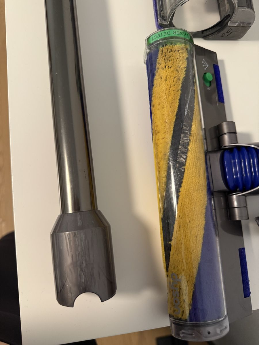 Dyson Staubsauger & Zubehör: Dyson V12 Detect Slim Absolute + Original Stand – Gebraucht aus Egg b. Zürich von morenatvr 3