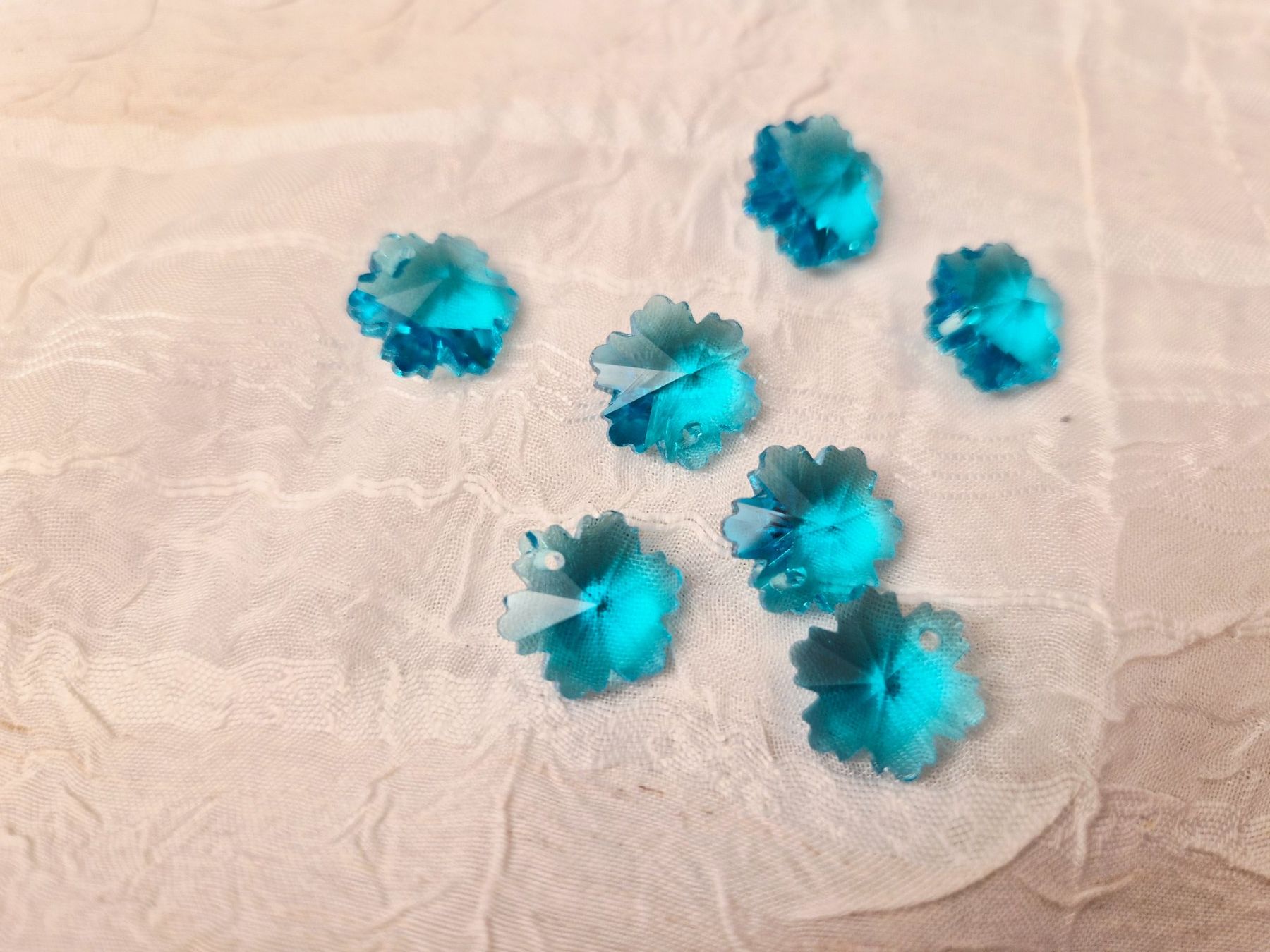 Perle (finte): Glas Schneeflocken 14mm türkis 5 stk – Nuovo (secondo la descrizione) da Dietikon venduto da Eleda 1