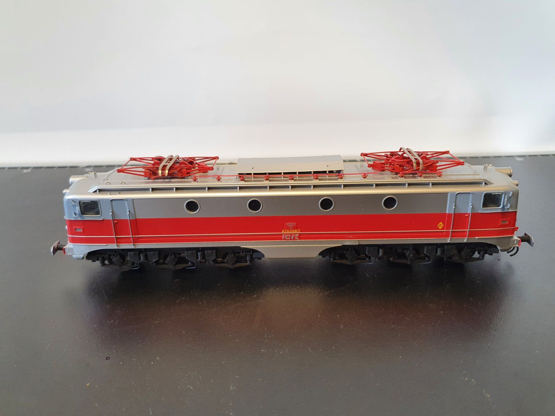 Modellini di ferrovie: ELECTROTREN:DC: RENFE E-LOK 276-062-7 DEFEKT – Difettoso da Biglen venduto da taunus82 1