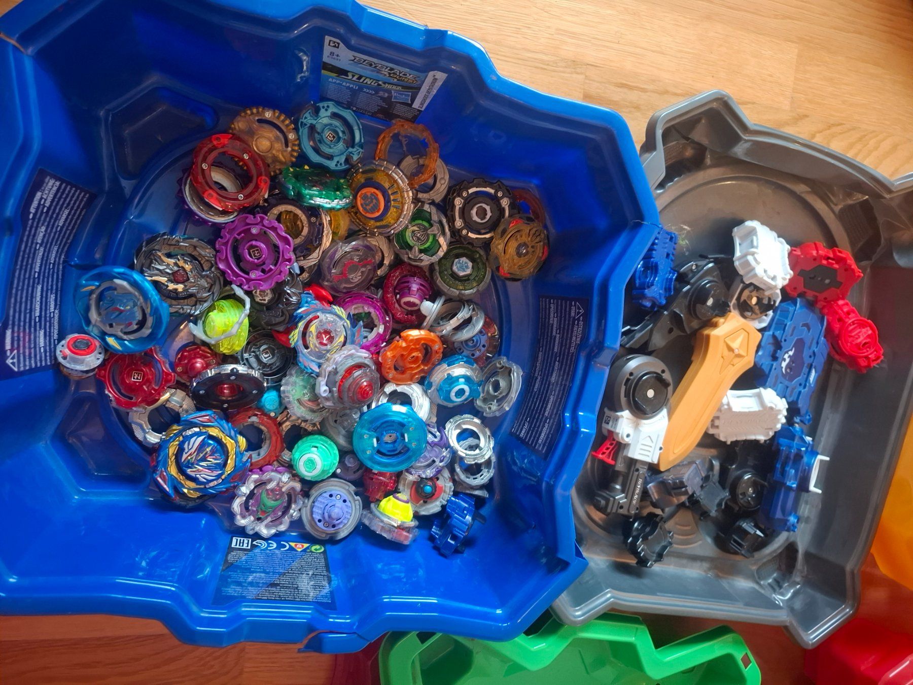 Beyblade Set: Viele Beyblades + Arenen - auch Rares dabei (Gebraucht ...