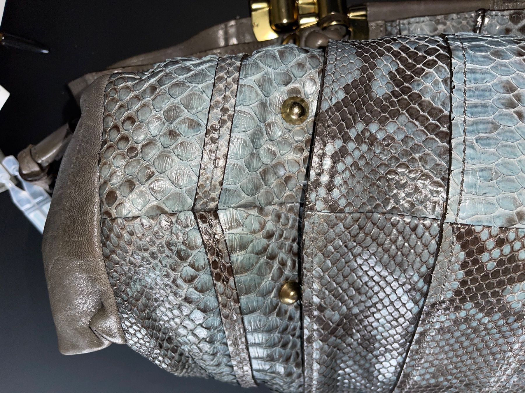 Chloé Sacs femmes: Chloé Heloise Grey Leather & Python Shopper Bag XL – Neuf (Voir description) à Birsfelden par Brut 8