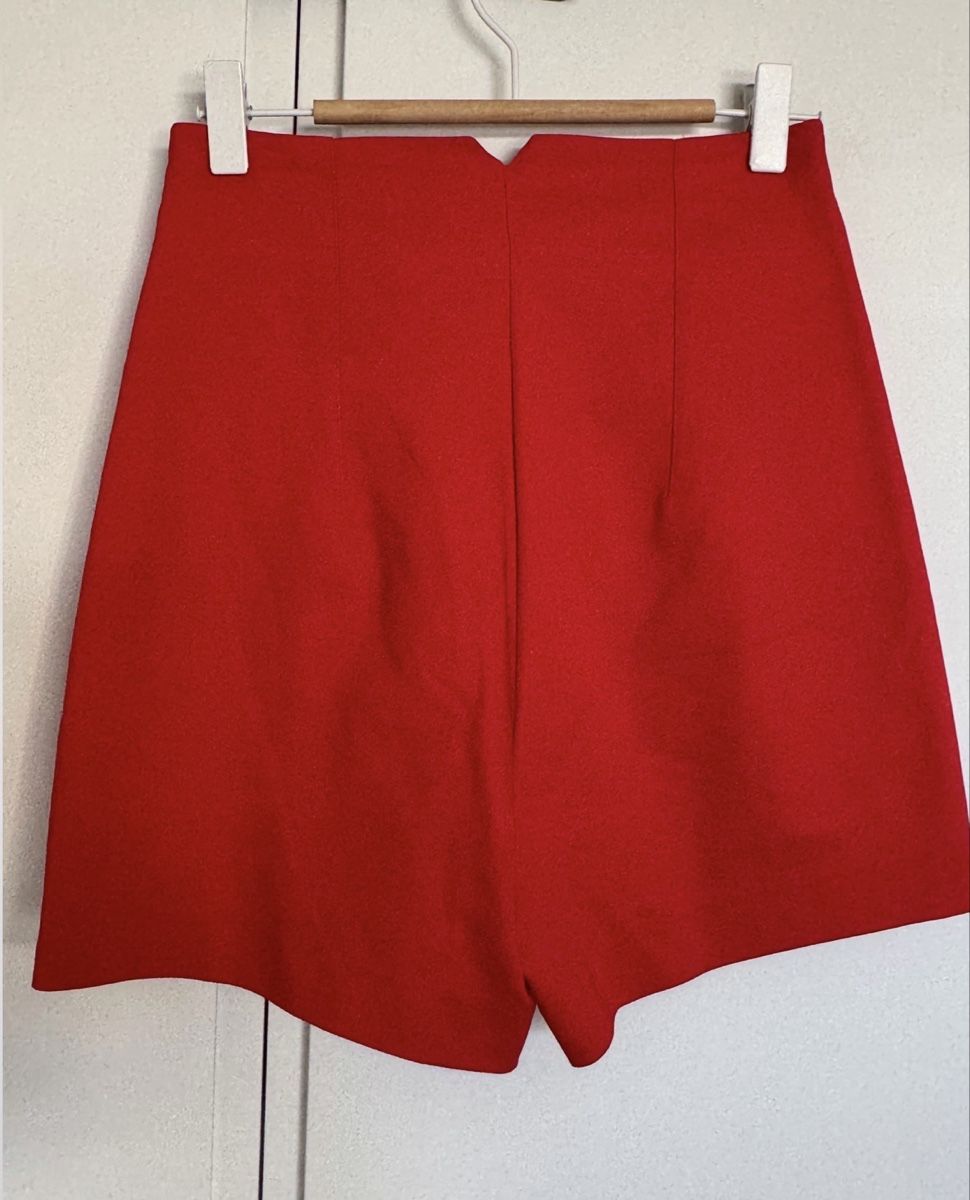 Stradivarius Pantalons: Red shorts  – Neuf (Voir description) à Genève par chk_h2dy 1