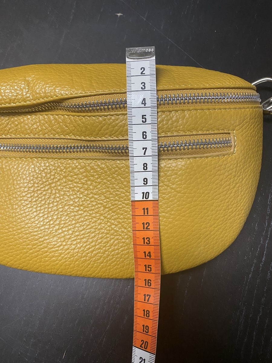 Borse da donna: Lederbauchtasche, Umhängetasche – Usato da Biel-Benken BL venduto da PANORMUS 1