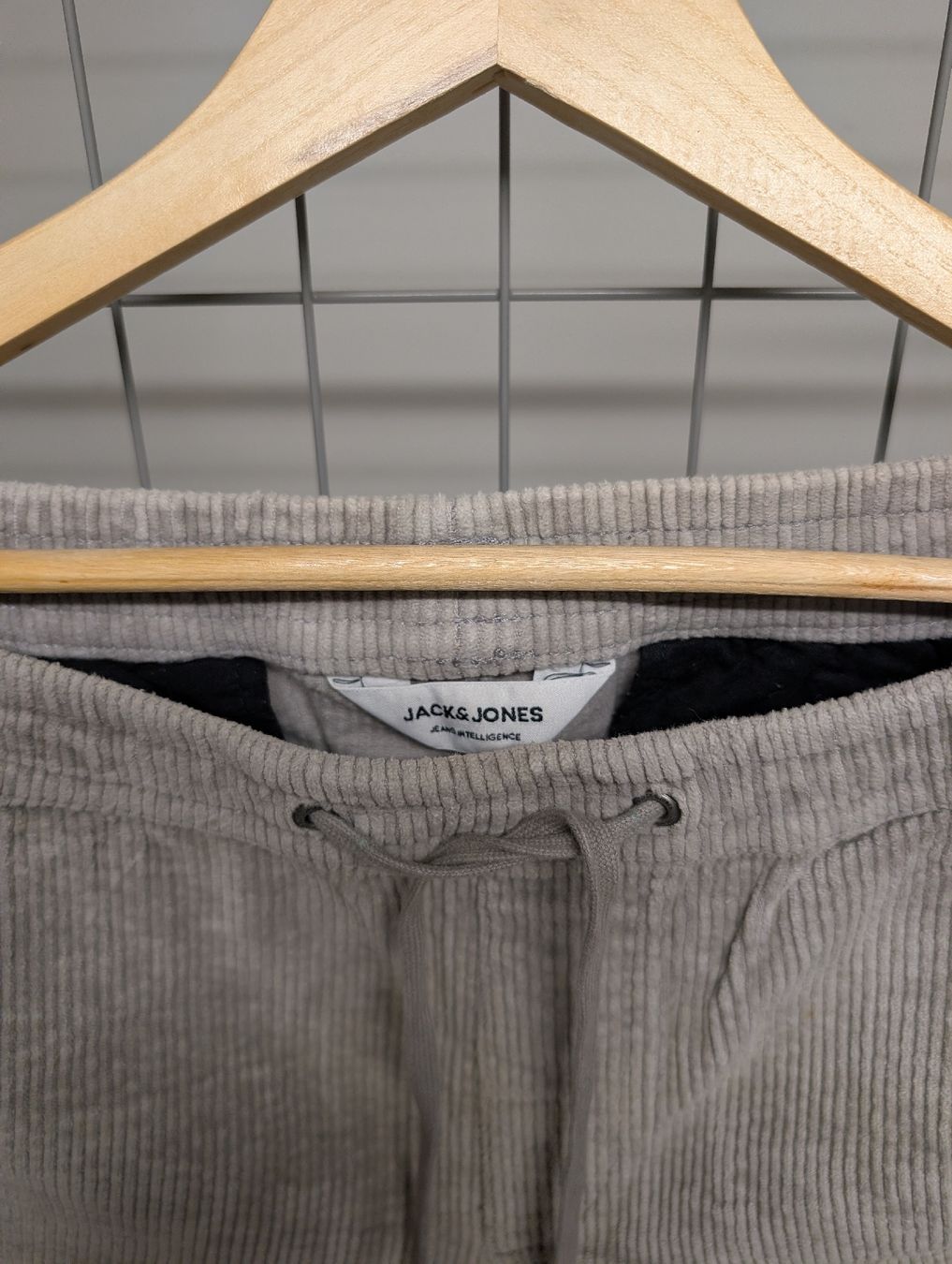 Jack & Jones Pantaloni: Jack&Jones Cordhose, W33 L32, Beige/Grau – Usato da Zürich venduto da jfk_ch 1