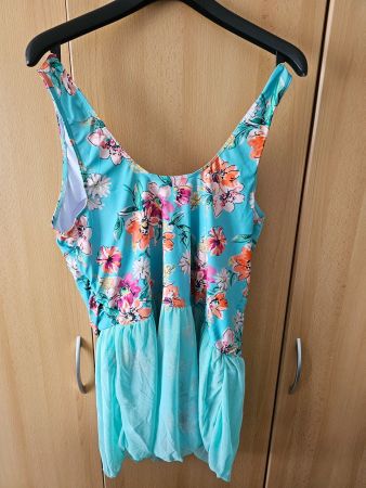 Sommerlicher Badeanzug mit Blumenmuster, Grösse 5/XL