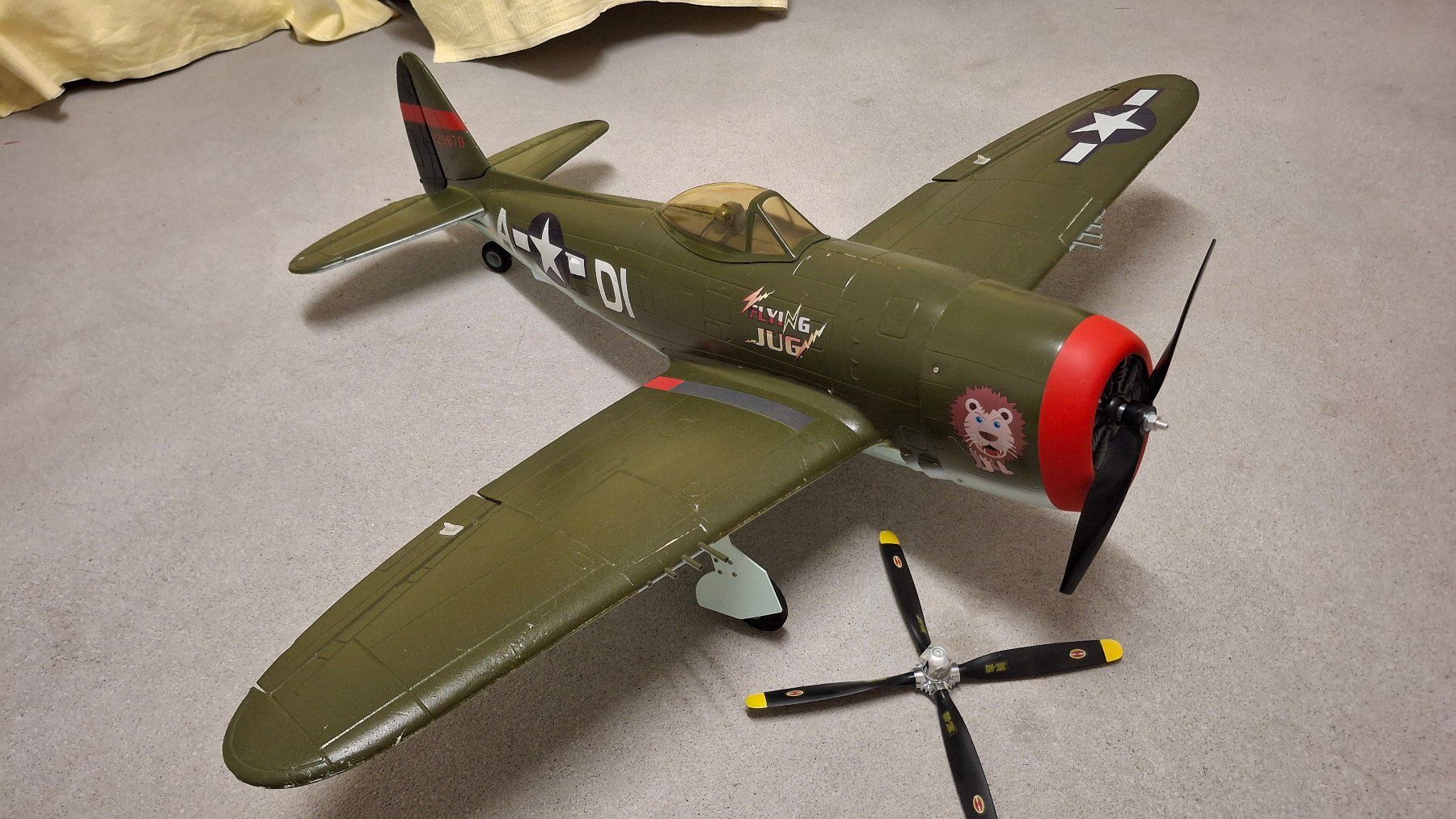 RC Kits de montage: "P-47 Thunderbolt" – Neuf (Voir description) à Rafz par Tasmaniette 2