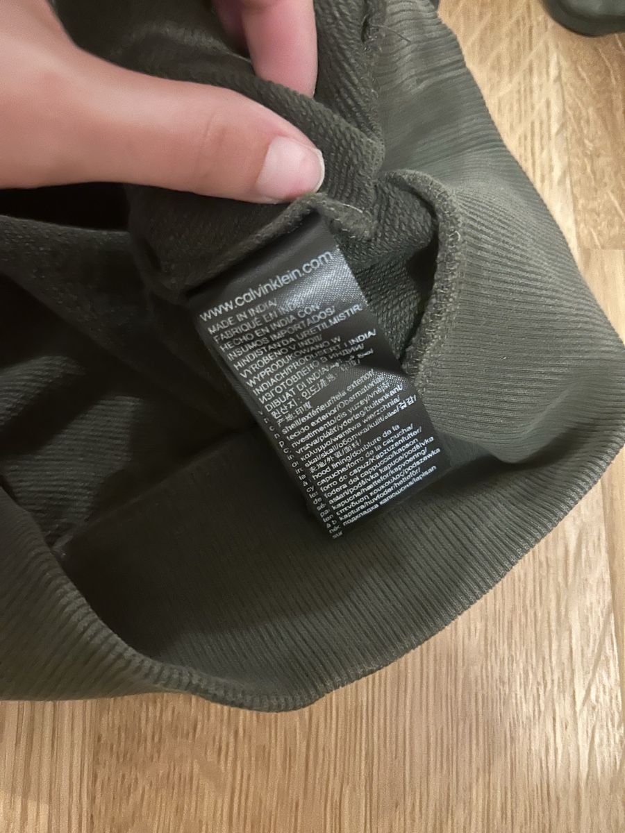 Calvin Klein Maglioni & Felpe: Sweat à capuche Calvin Klein vert olive taille M – Nuovo (secondo la descrizione) da Lausanne venduto da van_l9k7 3