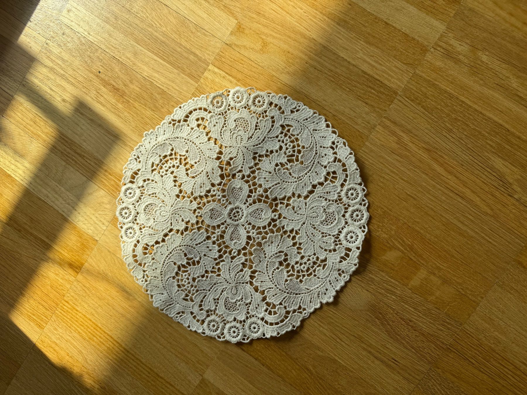 Tissus: Vintage Lace Table Runner Set – D'occasion à Fribourg par mariedw 1