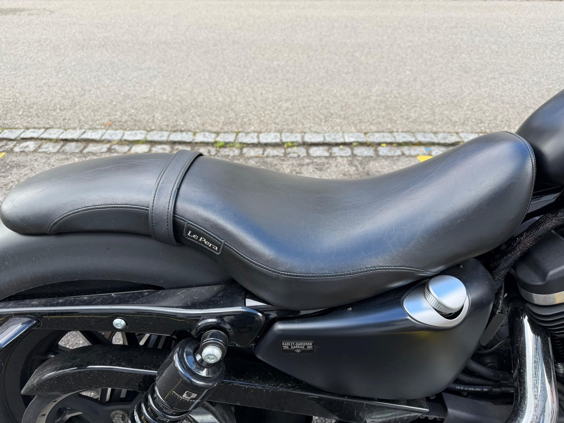 Harley-Davidson Accessori per altri veicoli: Harley Davidson Le Pera 2er Sitz – Usato da Liestal venduto da Butterfly_333 1