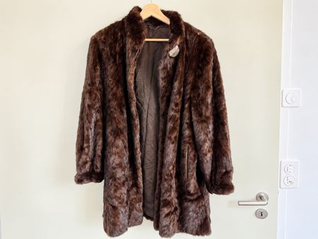 Eleganter Nerz, Pelzmantel dunkelbraun – Pelz Heusch