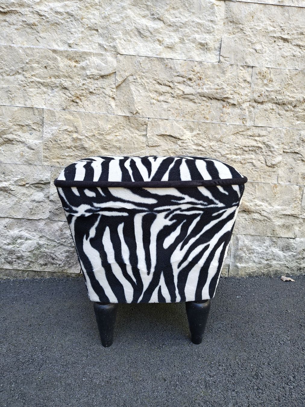 Hocker: Hocker Zebra-Muster Bezug Schwarz-Weiss mit 4 Beinen – Gebraucht aus horw von pasula_lu 2