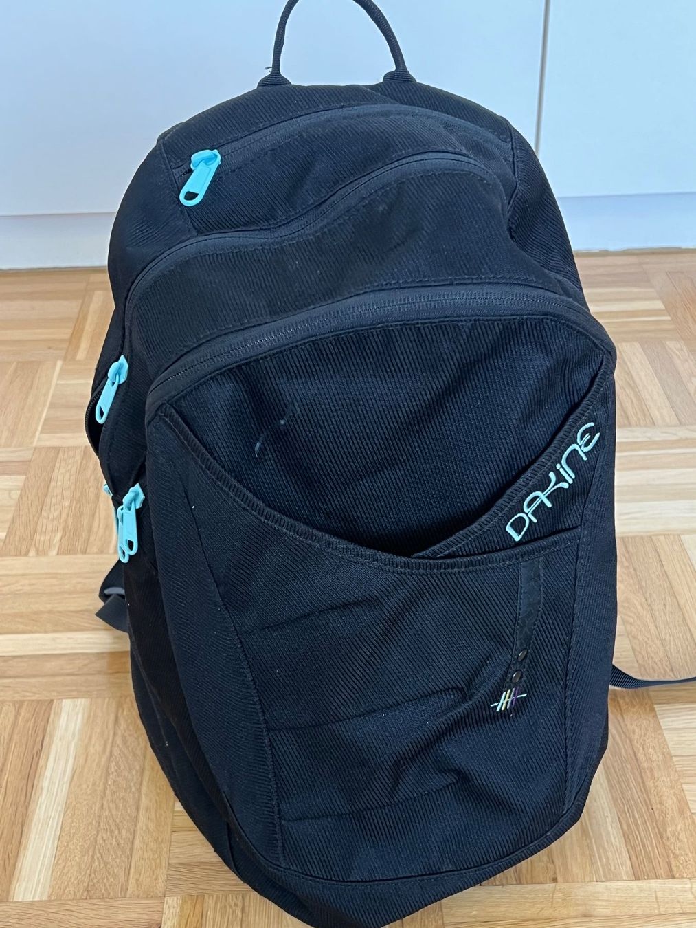 Zaini: Dakine Rucksack, schwarz mit mint-Reissverschlüssen ca. – Usato da Dübendorf venduto da Charlie03 1