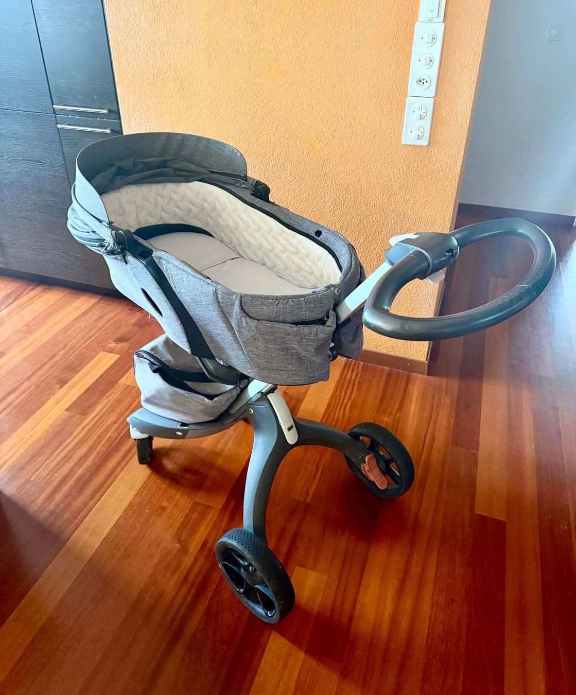 Stokke Carrozzine: Poussette Stokke Xplory Gris, Kit Complet – Usato da Mont-sur-Lausanne venduto da cit_8xct 5