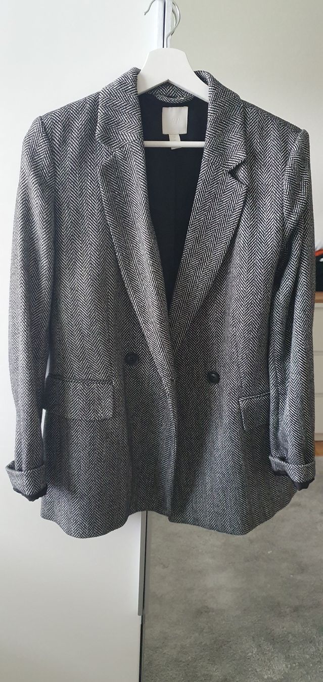 H&M Jacken: Blazer H&M schwarz/weiss Grösse 40 – Gebraucht aus Goldach von nikkaaa