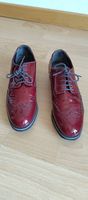 sympathische kirschrote Schuhe Grösse 36