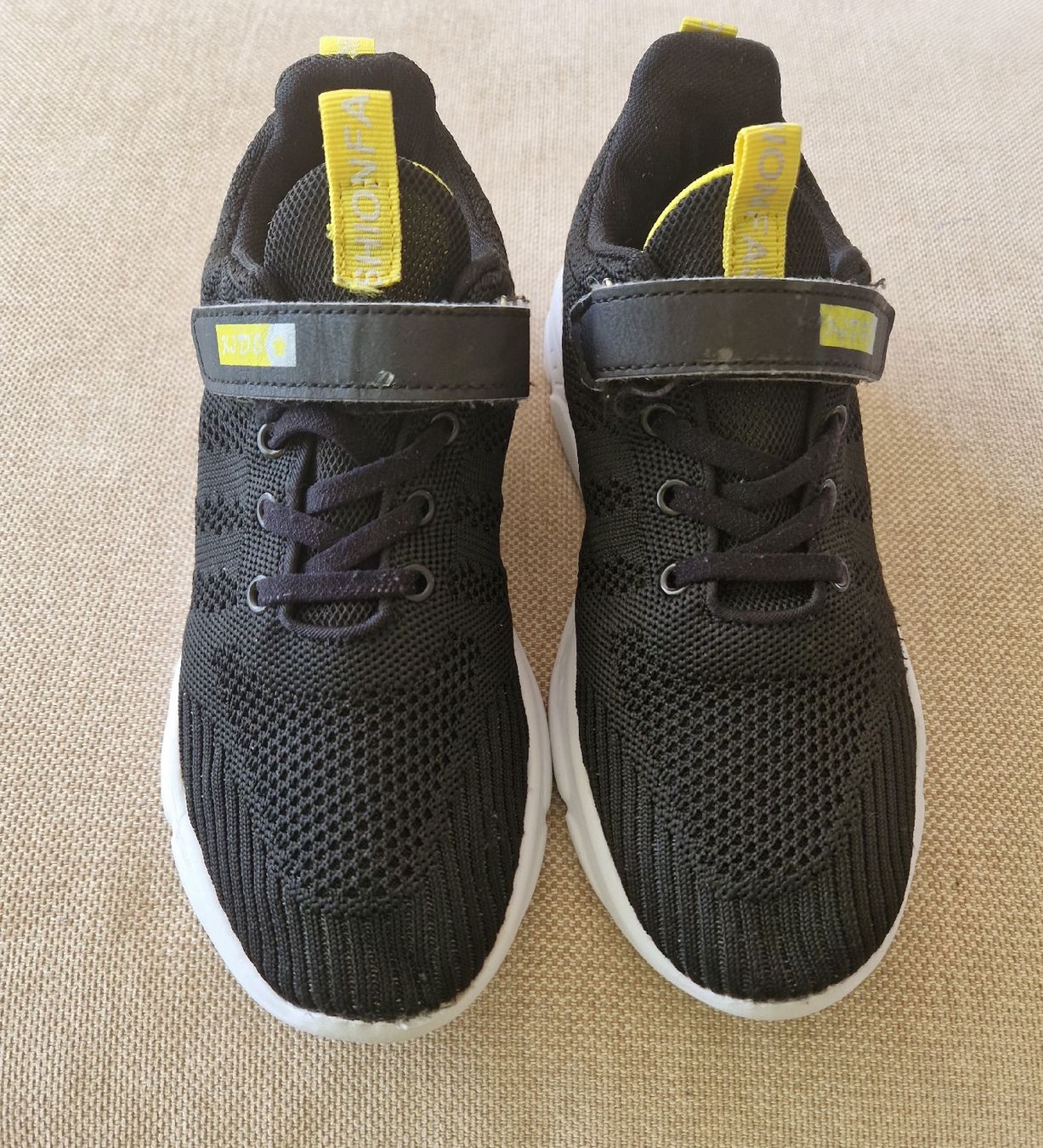 Scarpe da uomo: Komfortable Sneakers Gr. 37 – Usato da Appenzell venduto da Top_Top 1