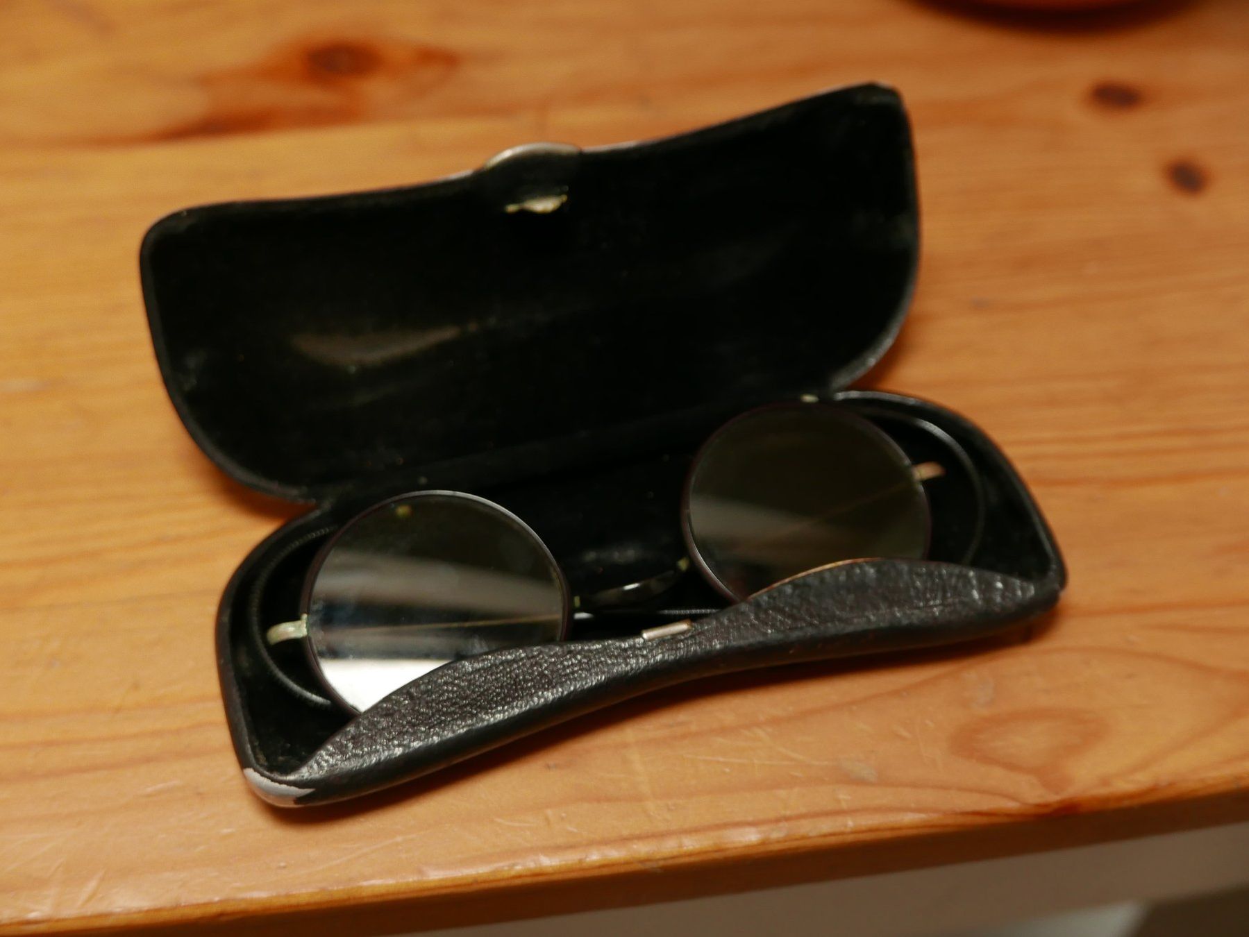 Brillen & Gläser: Antike Sonnenbrille rund – Gebraucht aus Bern von Grimmitri 4