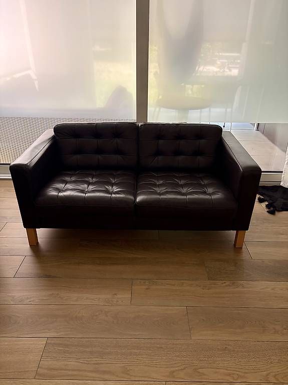 Sofas: Sofa Ikea Karlstad Echtleder dunkelbraun  – Gebraucht aus Aarau von Augusta14