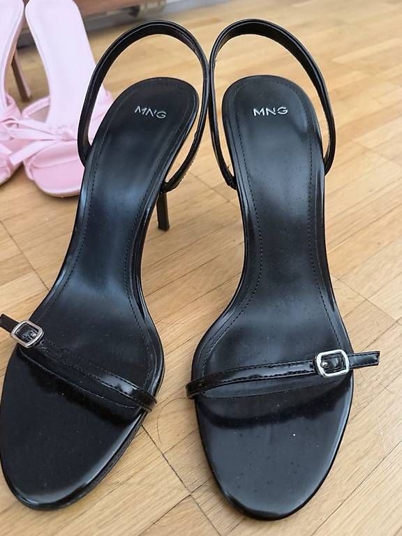 Damenschuhe: MANGO schwarze High Heel Sandaletten  – Neu und originalverpackt aus Kilchberg ZH von ari_28gp