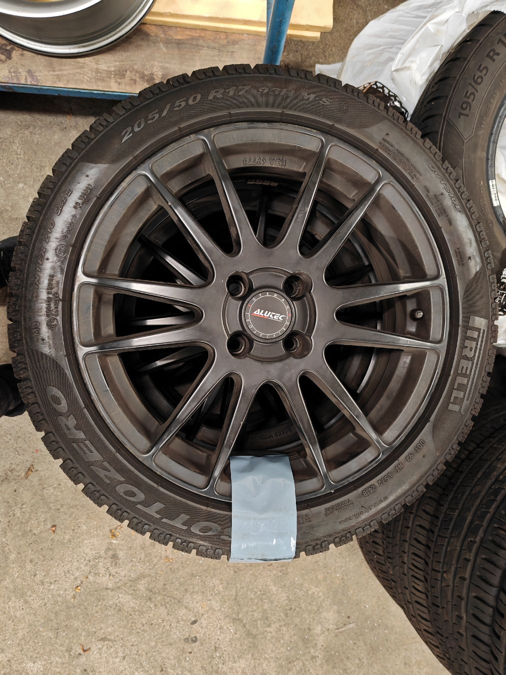 Citroën Pneumatici & Ruote complete: Citroen C4 Räder 17" – Usato da Oberengstringen venduto da 156driver 5