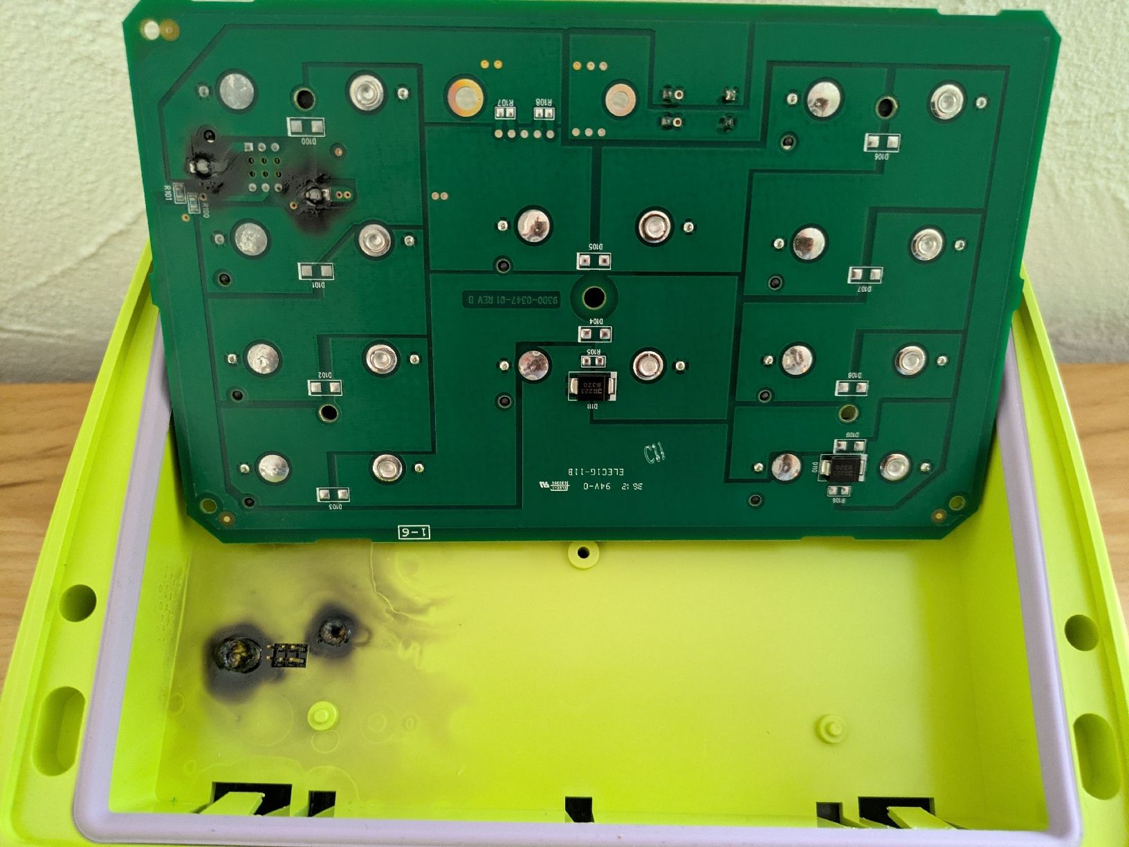 Attrezzature mediche: Zoll AED Plus DEFEKT! – Difettoso da Brugg AG venduto da Pasci06 1