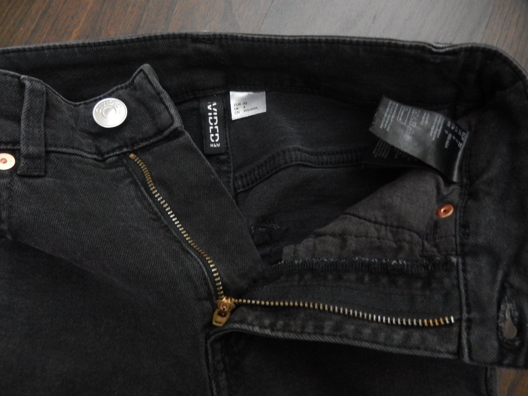 H&M Jeans: H&M DIVIDED Skinny Bermudas Gr. XXS – Usato da Tuggen venduto da vivira 5
