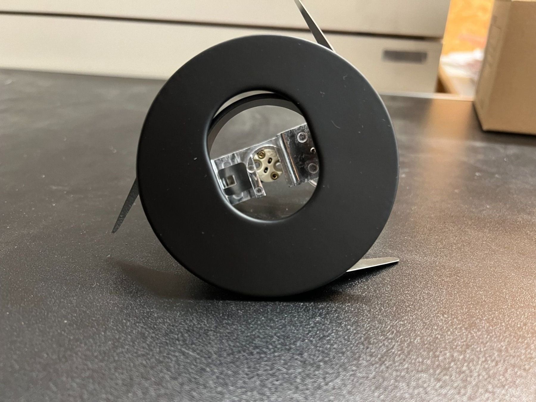Occhio Lampade: OCCHIO SLOT BLACK – Nuovo e nell'imballaggio originale da Mägenwil venduto da BackInWhite