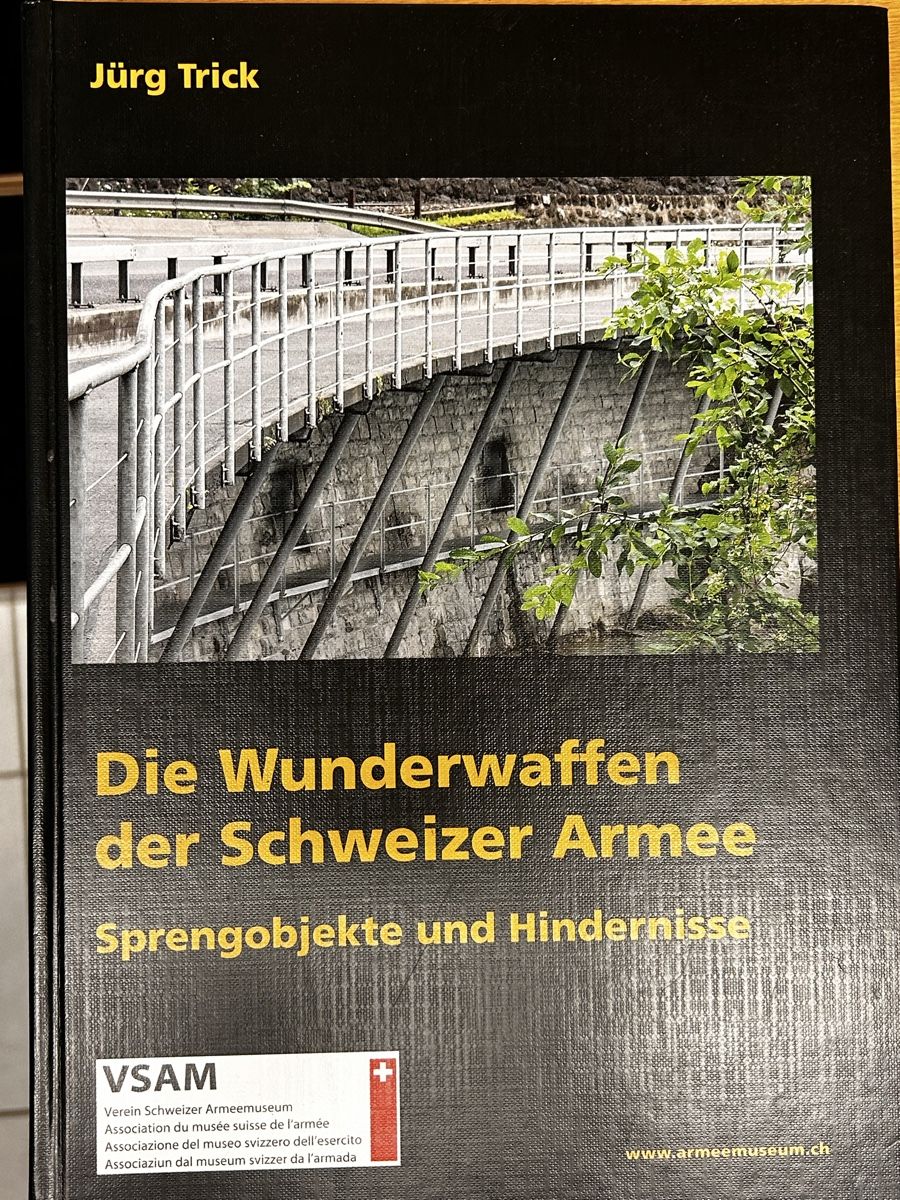 Libri: Die Wunderwaffen der Schweizer Armee – Usato da Winterthur venduto da goggeien