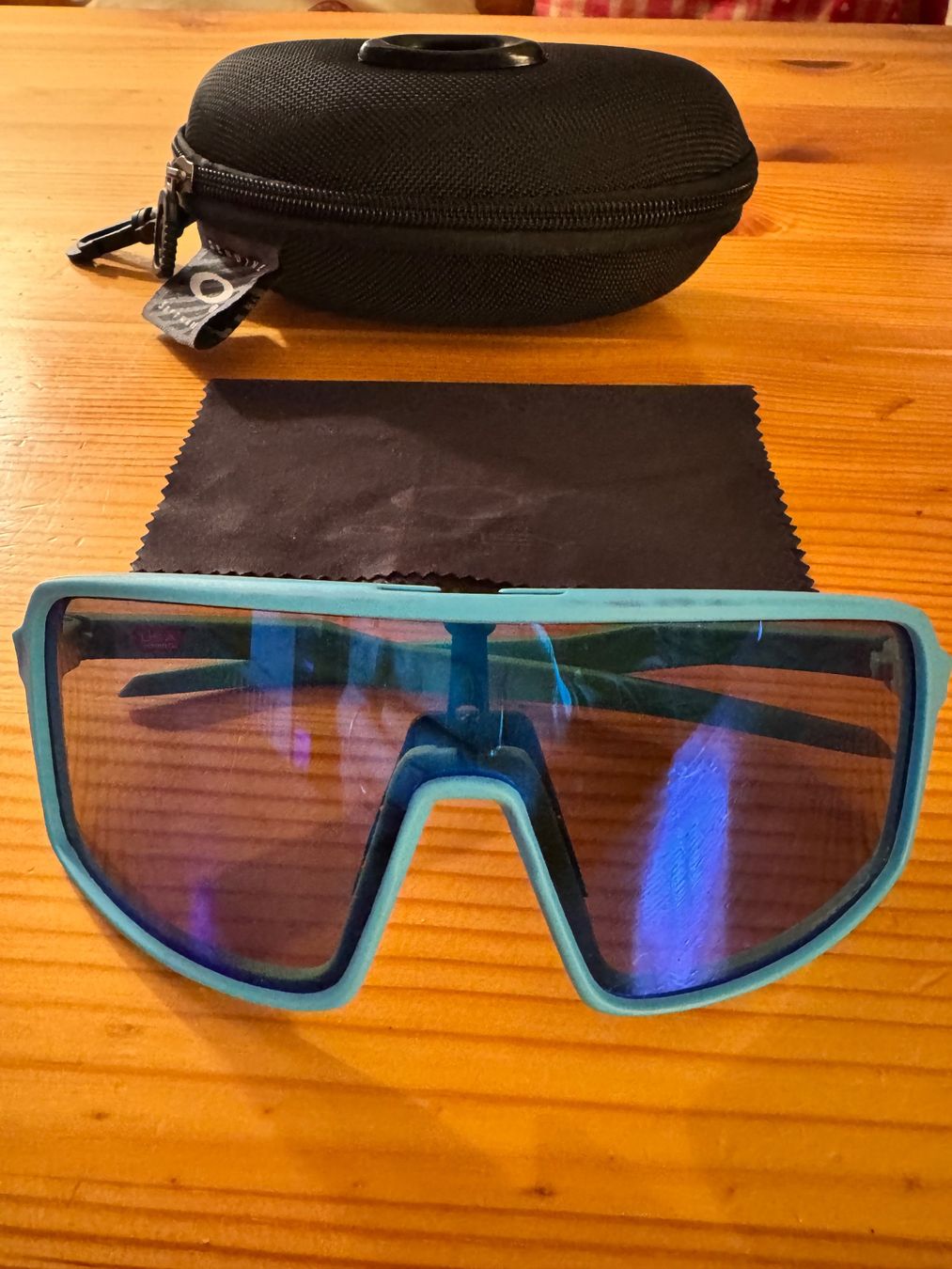 Oakley Brillen & Gläser: Lunettes de soleil Oakley – Gebraucht aus Haute-Nendaz von Norardini14.