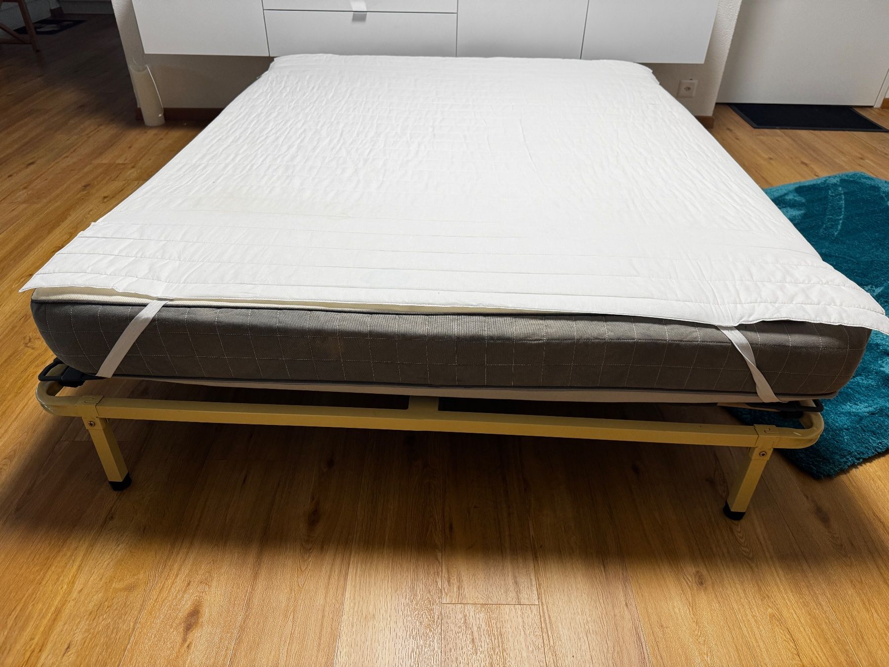 Letti: Mattress MORGEDAL 160 x 200.With Base – Usato da Wallisellen venduto da Corinne.- 4