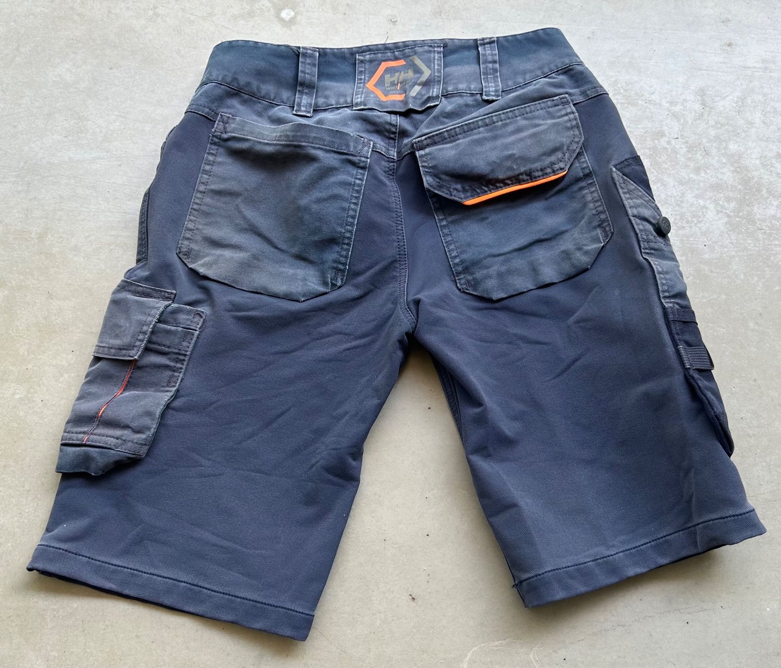 Helly Hansen Pantaloni: Helly Hansen Workwear Arbeitsshorts C48 – Usato da Ittigen venduto da labrador35 1