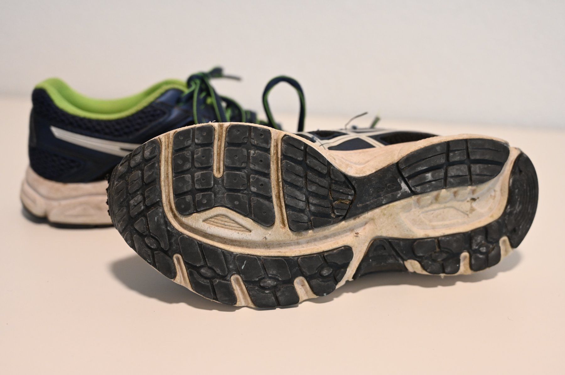 Asics Scarpe per ragazzi: Asics Laufschuhe (Grösse 35.5) – Usato da Reichenbach i. K. venduto da Dani16 3
